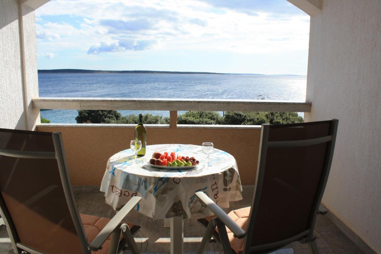 Apartments By The Sea Mandre, Pag - 8655 Kolan Exterior foto