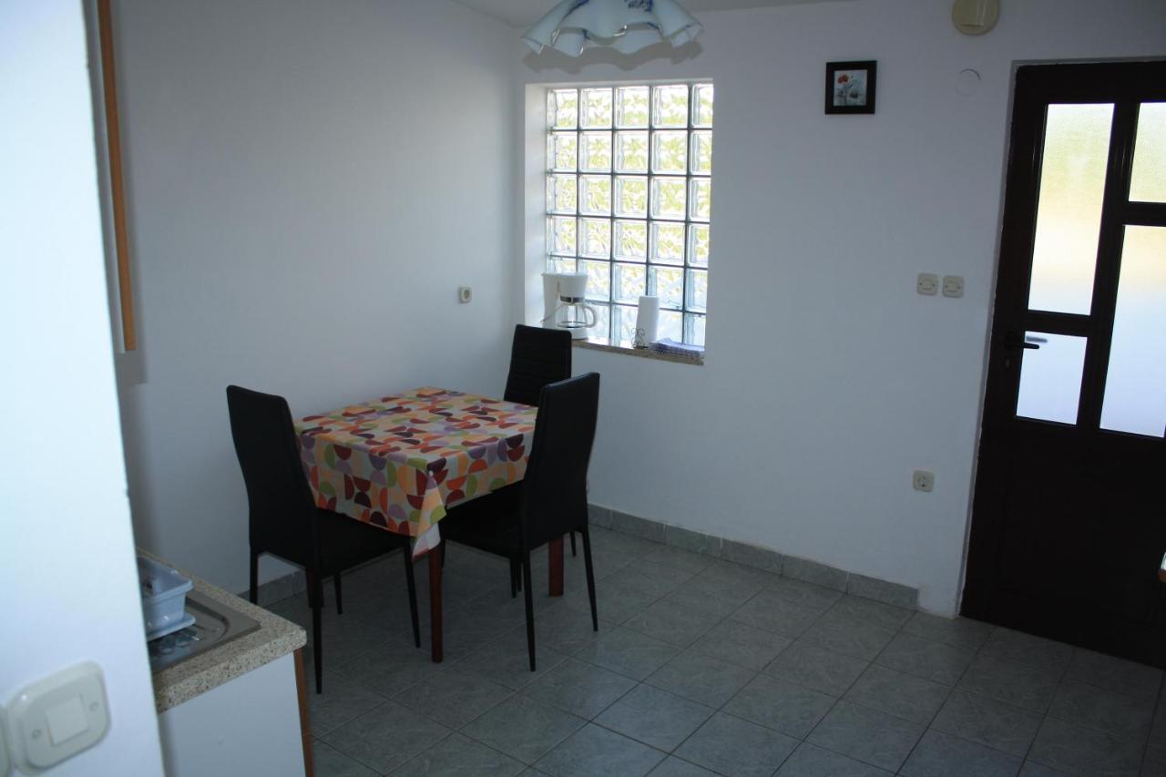 Apartments By The Sea Mandre, Pag - 8655 Kolan Exterior foto